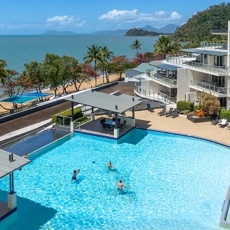 Vue Apartments Trinity Beach Exterior photo