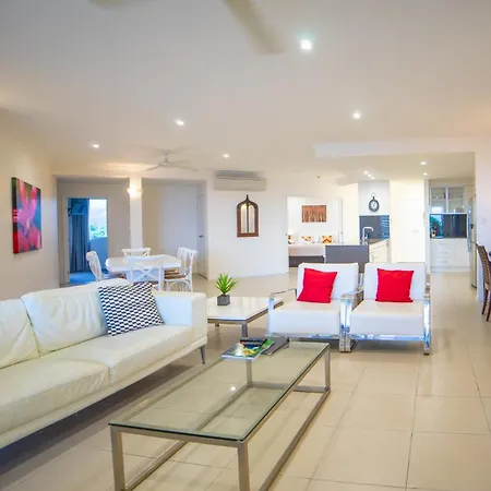 Vue Apartments Trinity Beach Room photo